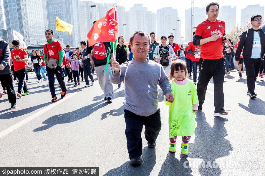 父親節到來 盤點“超能力”老爸的親子時刻