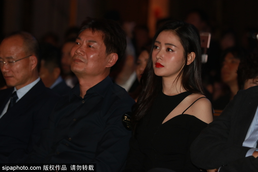 宋祖兒張天愛亮相“海上影人之夜” 周星馳隔空送大禮