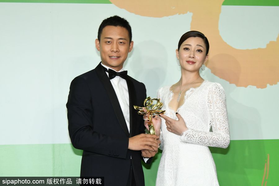 上海電視節(jié)白玉蘭獎 張譯殷桃憑《雞毛飛上天》分獲最佳男女主角