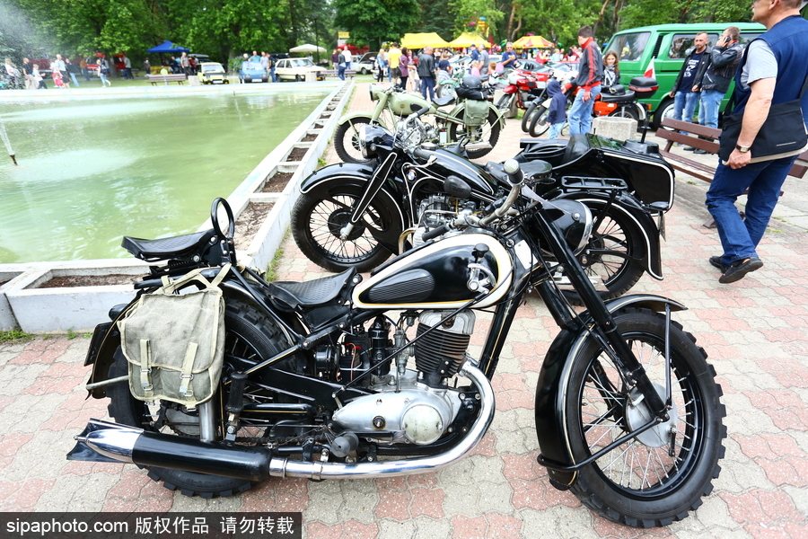 波蘭舉行復古車展 細數經典老爺車停留的歲月