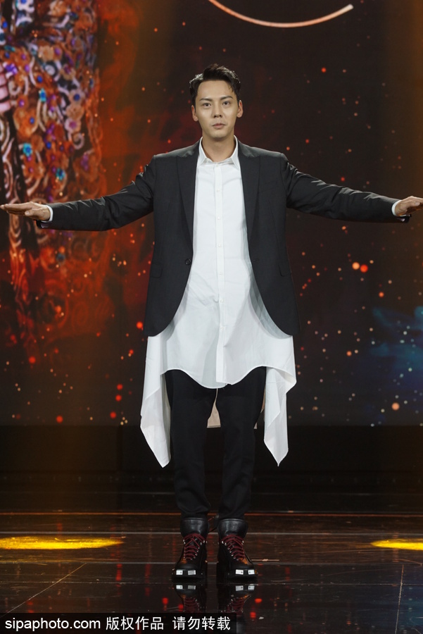 電視劇《醉玲瓏》開播盛典 劉詩詩優雅亮相陳偉霆現場耍寶