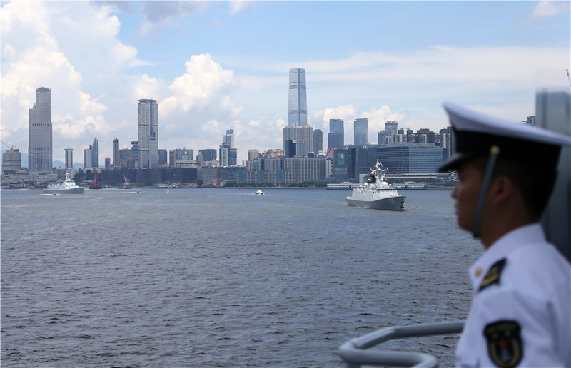 海軍遼寧艦編隊離開香港 香港特區政府舉行隆重歡送儀式