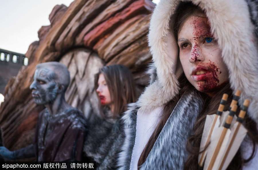 《權力的游戲》第七季開播 意大利死忠粉COS劇中人物神還原現場嗨翻天