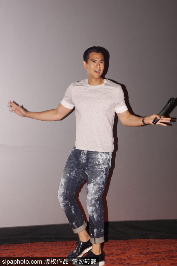 彭于晏出席電影《悟空傳》見面會(huì) 頻做鬼臉與粉絲互動(dòng)顯親和