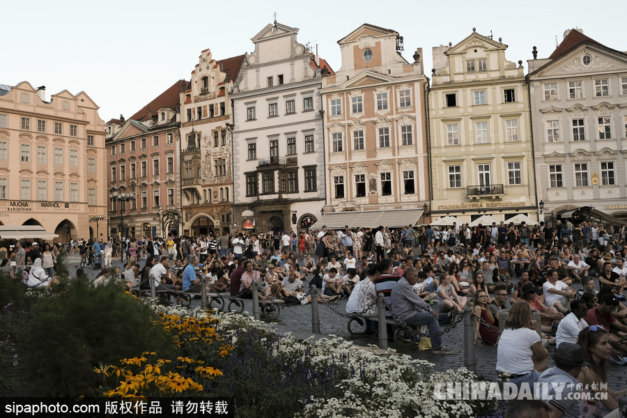 走進捷克布拉格舊城廣場 巴洛克式建筑別具風情