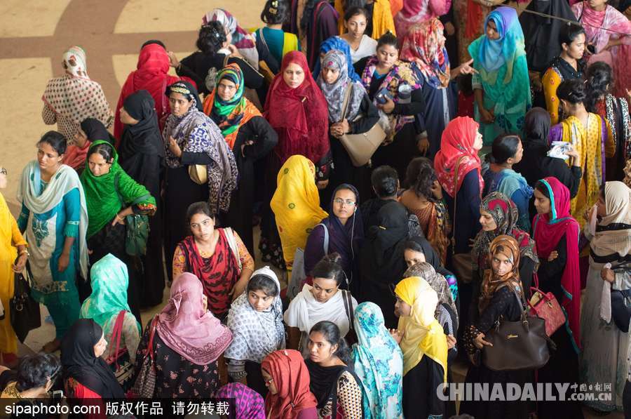 宰牲節(jié)即將到來 孟加拉國“火車大軍”購票場面不輸中國春運(yùn)