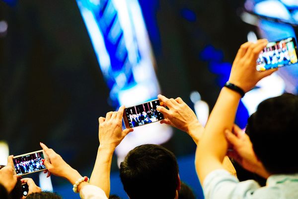 老外在中國：網絡直播成就夢想