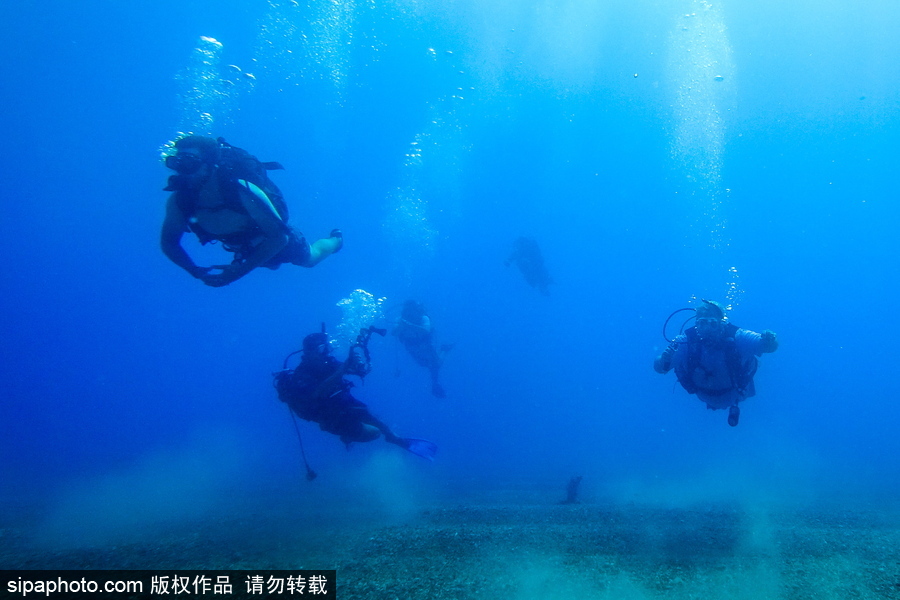 感受地中海水下“神秘世界” 土耳其凱梅爾海邊潛水