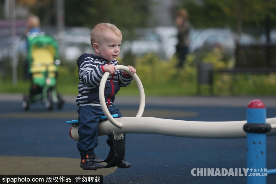 走進莫斯科的游樂場休閑區 兒童玩耍天真爛漫