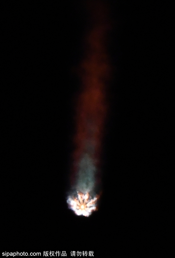 SpaceX獵鷹9號火箭發射10顆銥衛星 成功海上回收