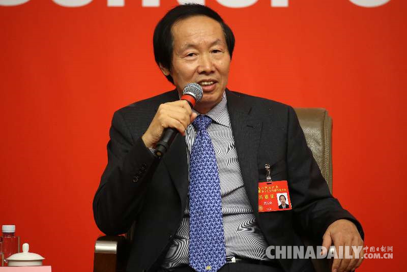 十九大新聞中心舉行“文化發展開創新局面”集體采訪