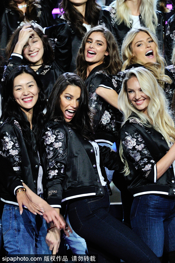 維密天使上海集結長腿霸屏 劉雯、何穗領銜中國軍團