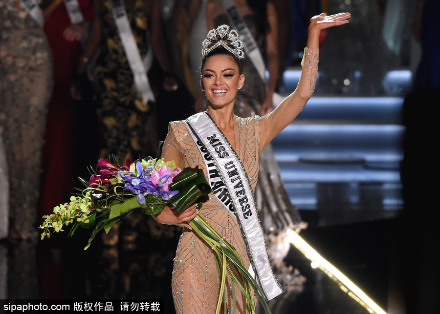 2017環球小姐冠軍出爐 22歲南非模特德米莉摘得桂冠