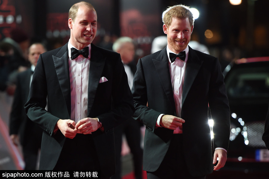 威廉王子與哈里王子齊現(xiàn)身助陣《星戰(zhàn)8》首映