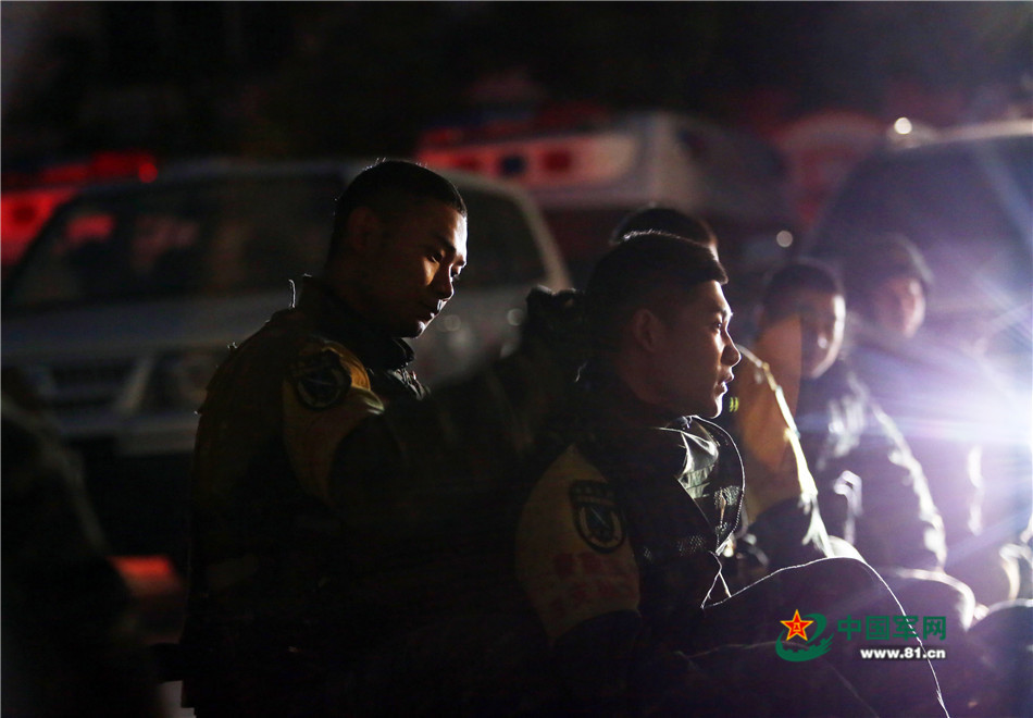 戰(zhàn)場無亞軍 武警官兵三峽腹地上演現(xiàn)實版“絕地求生”