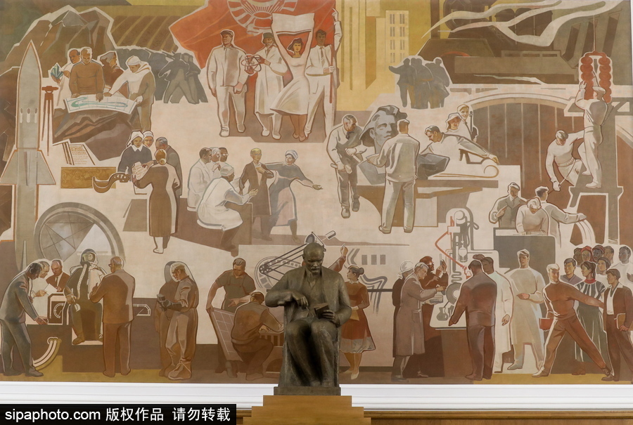 整齊劃一充滿藝術(shù)氣息 俄羅斯國(guó)立圖書館閱讀室翻新