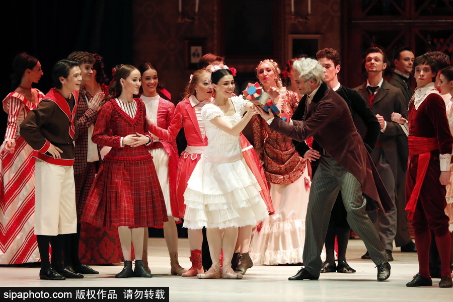 俄羅斯著名舞蹈演員聯合演繹芭蕾舞劇《胡桃夾子》