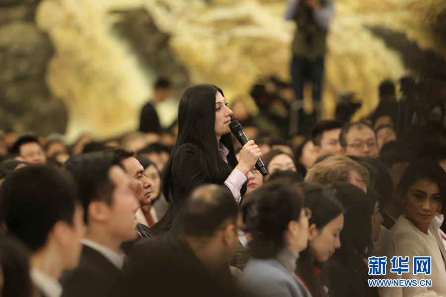 李克強：中俄關(guān)系穩(wěn)定發(fā)展對雙方、對世界都有利