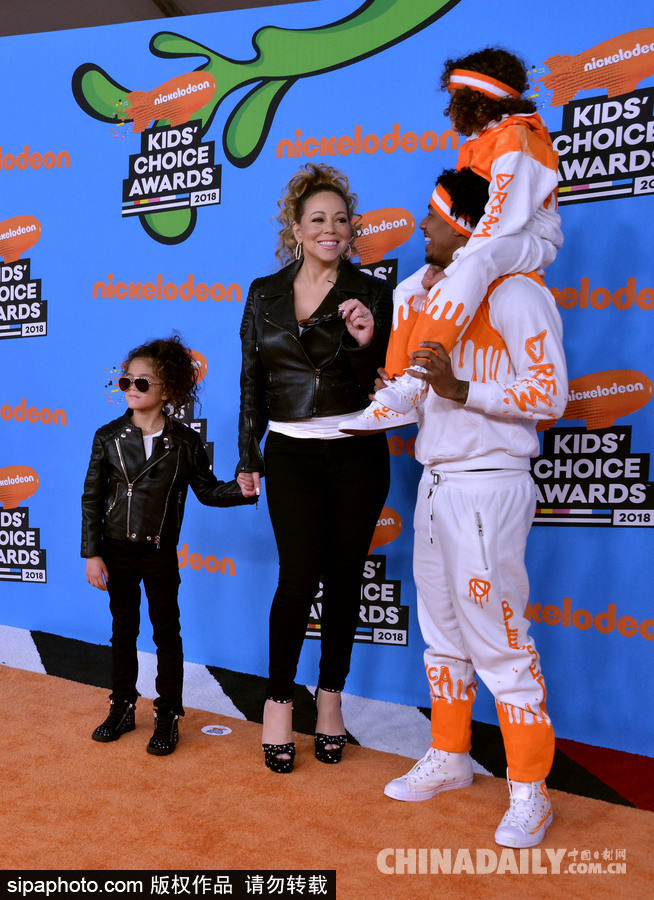 兒童選擇獎：瑪麗亞·凱莉與前夫和孩子們拉風亮相