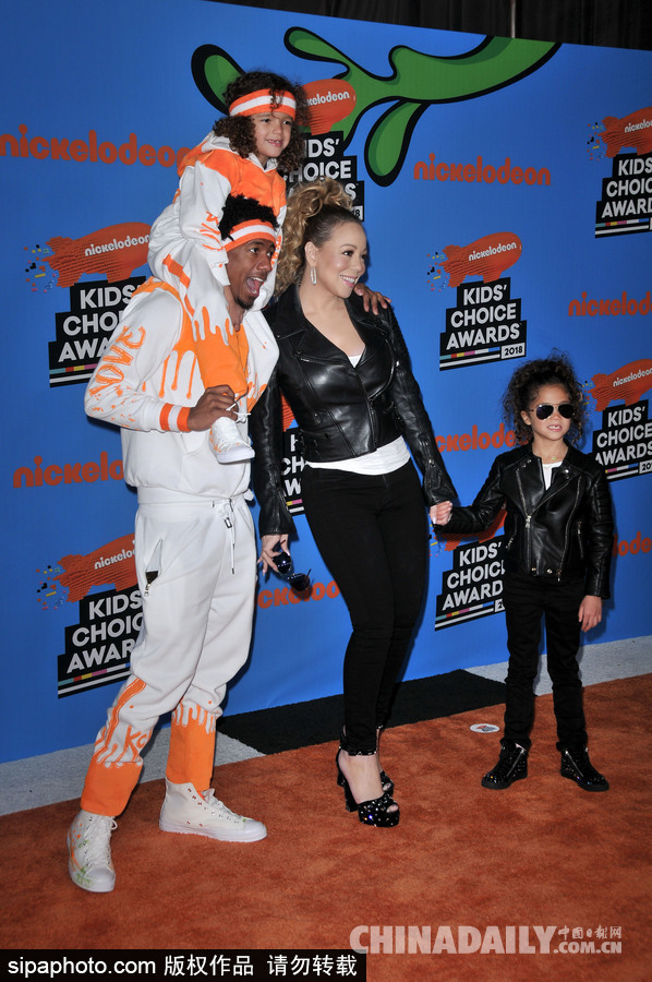 兒童選擇獎：瑪麗亞·凱莉與前夫和孩子們拉風亮相