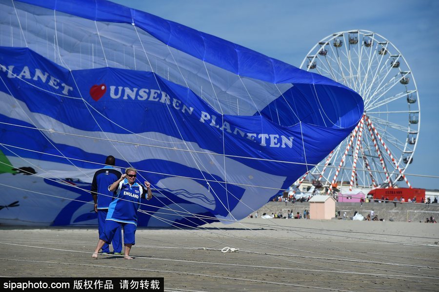 2018法國風箏節開幕 世界上最大的風箏放飛