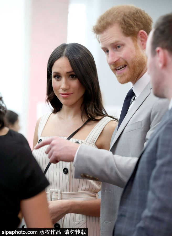 英國哈里王子攜準(zhǔn)王妃梅格漢·馬克爾出席活動(dòng)恩愛有加