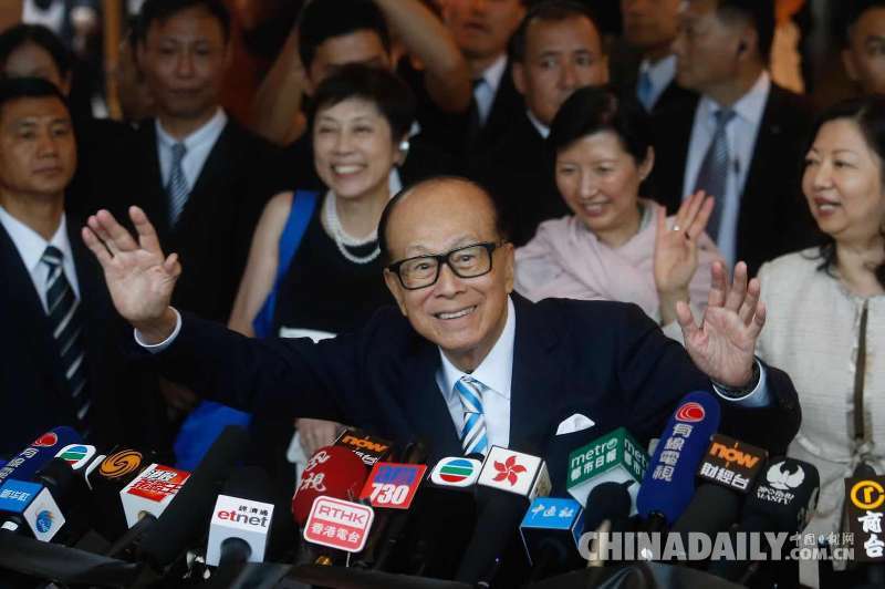 李嘉誠(chéng)今日正式退休