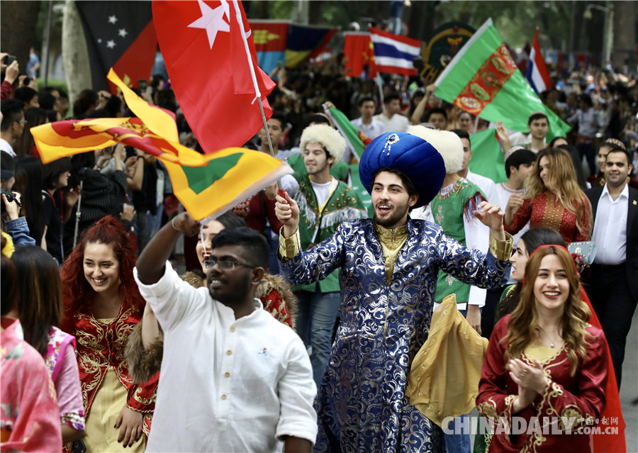 北京語言大學第十五屆世界文化節游園會開幕
