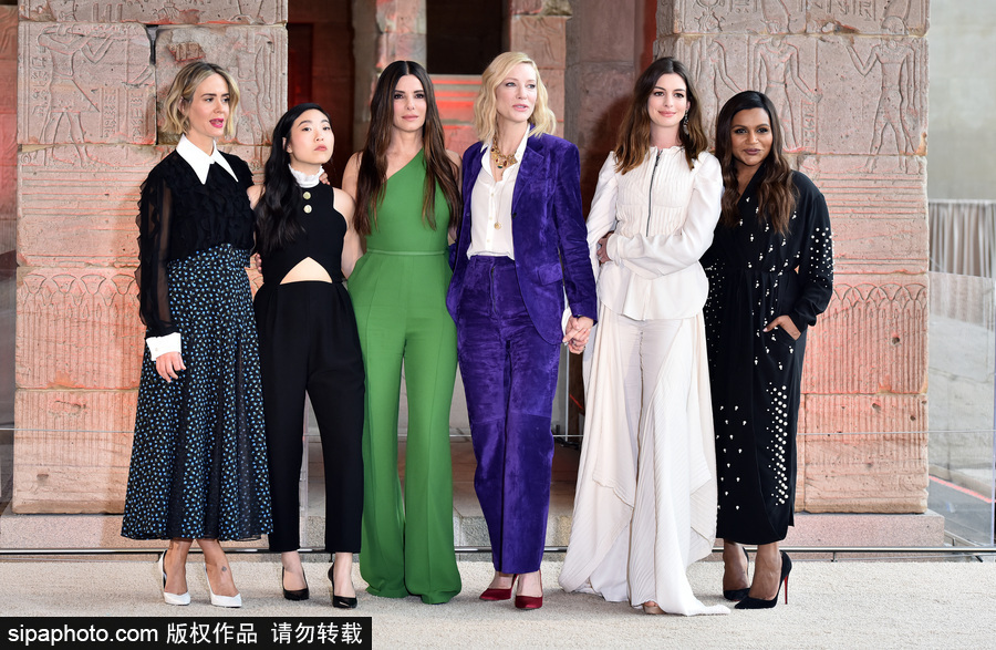 女王扎堆！布蘭切特、安妮·海瑟薇、桑德拉·布洛克現身新片發布會