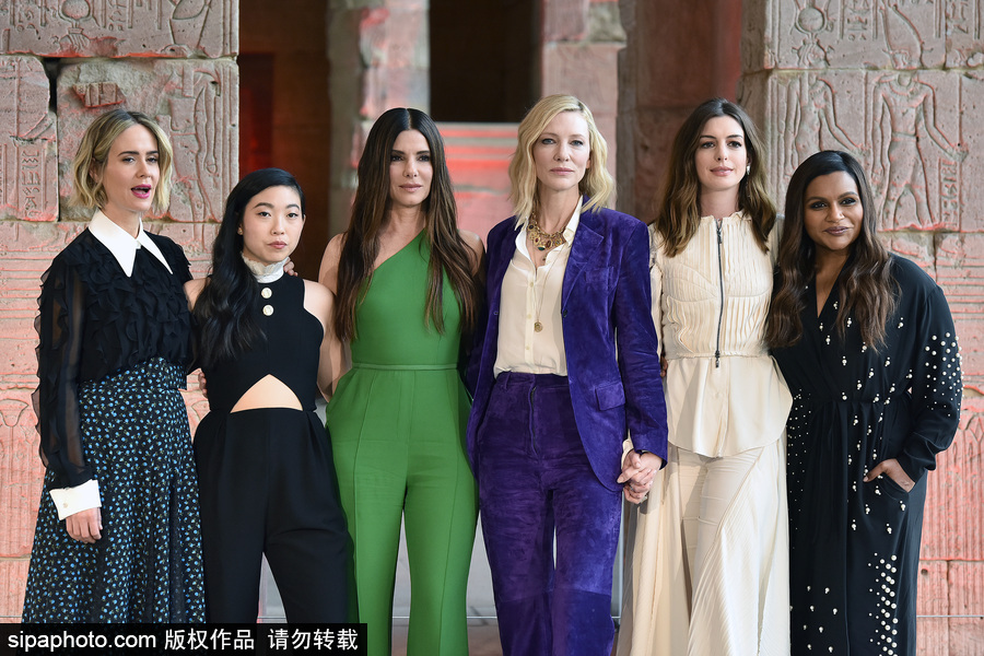 女王扎堆！布蘭切特、安妮·海瑟薇、桑德拉·布洛克現身新片發布會