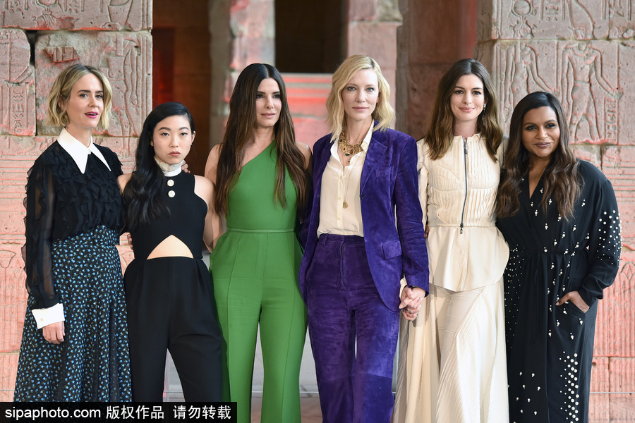 女王扎堆！布蘭切特、安妮·海瑟薇、桑德拉·布洛克現身新片發布會