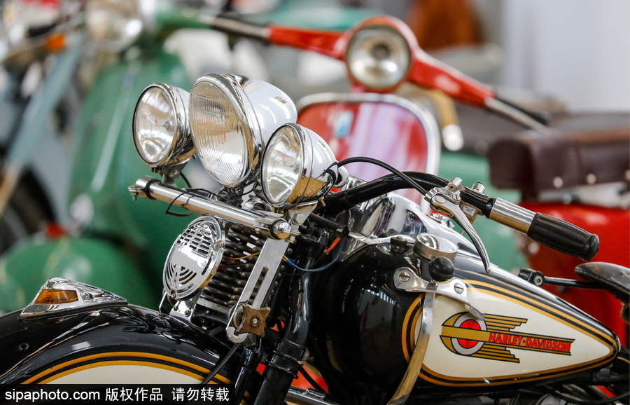 俄羅斯舉行稀有汽車拍賣會 各式古董老爺車亮相