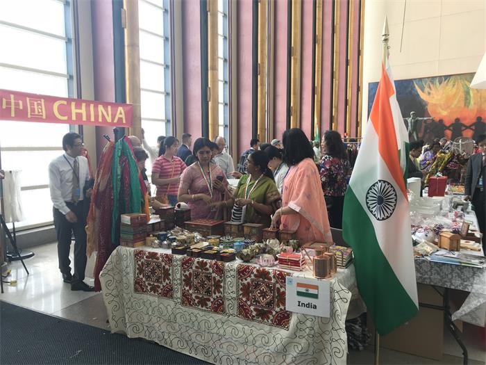 中國元素閃耀聯合國義賣