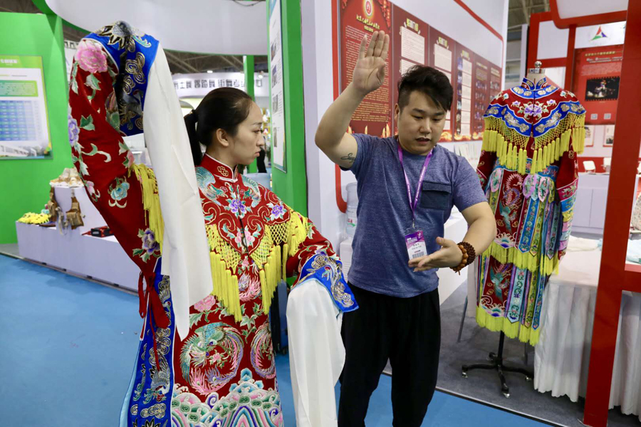 改革開放四十周年藝術教育成果展在京舉行