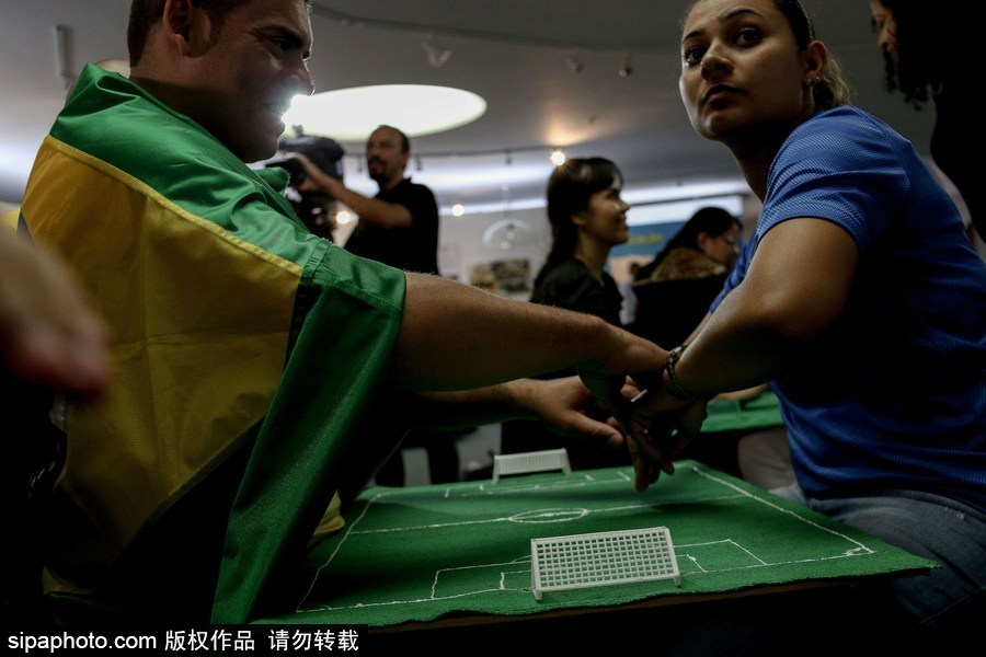 任何人都不愿缺席的世界杯 巴西視障聽力障礙者“觀戰”助威