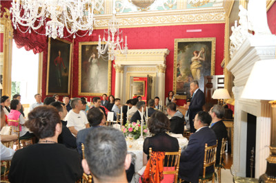 劉曉明大使在上海高級(jí)金融學(xué)院訪英晚宴上的主旨演講:《抓住黃金機(jī)遇,引領(lǐng)中英合作》