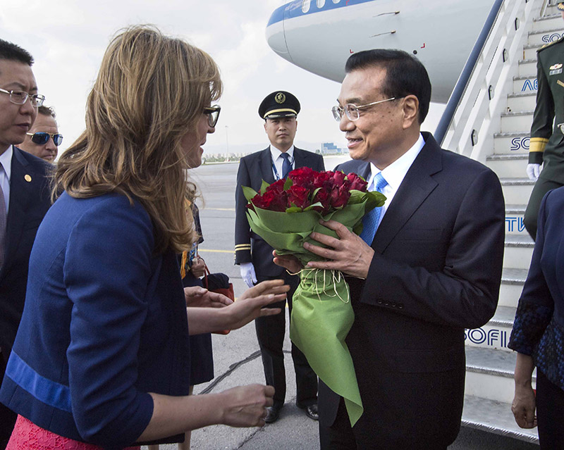 李克強抵達索非亞對保加利亞進行正式訪問并出席第七次中國-中東歐國家領導人會晤