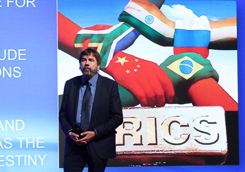 傳播中國(guó)聲音，中國(guó)日?qǐng)?bào)社“新時(shí)代大講堂”首次走向海外 中外嘉賓在南非縱論金磚合作與全球化