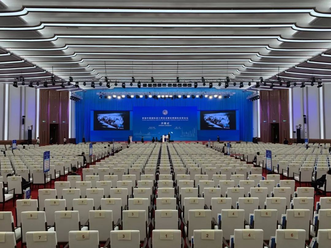 時政新聞眼｜開幕式結束后，習近平“巡館”看了些什么？