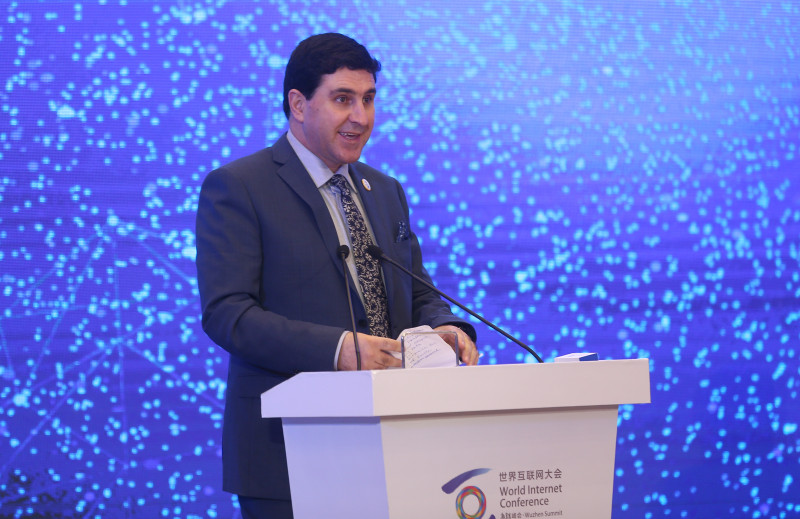 阿富汗伊斯蘭共和國電信和信息技術部部長莎赫扎德·古爾·阿爾約比發言