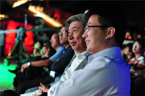 80后，白襯衣，牛仔褲，八大處這是怎樣的一場產品發布會?