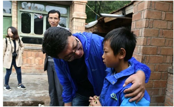 楊嶺村扶貧記：養牛路上奔小康