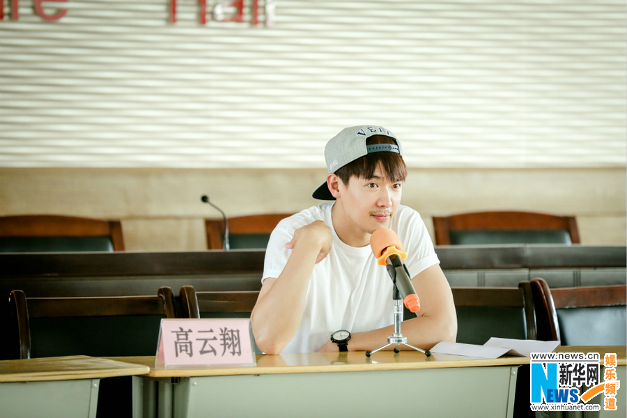 高云翔河南公益行 幫扶貧困學生送關愛